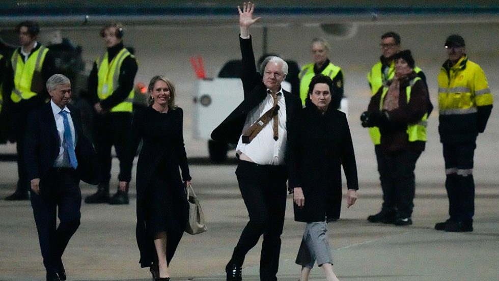 julian assange